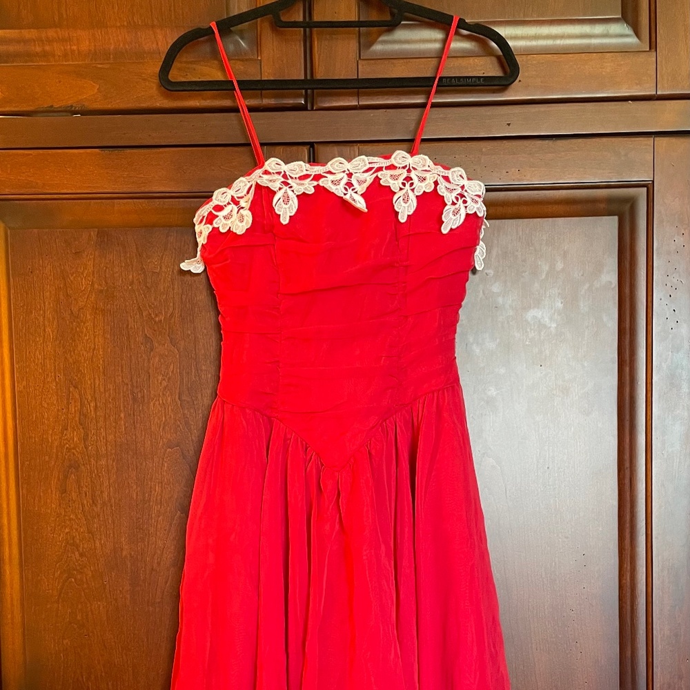 Vintage Dirty Dancing by Fantasy Formals 1980s Red with White Lace Size 8 Dress